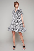 Load image into Gallery viewer, Compli K button-front short sleeve dress
