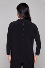 Charger l&#39;image dans la galerie, Compli K Whisper Back Button Blouse
