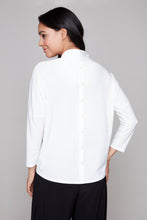 Charger l&#39;image dans la galerie, Compli K Whisper Back Button Blouse
