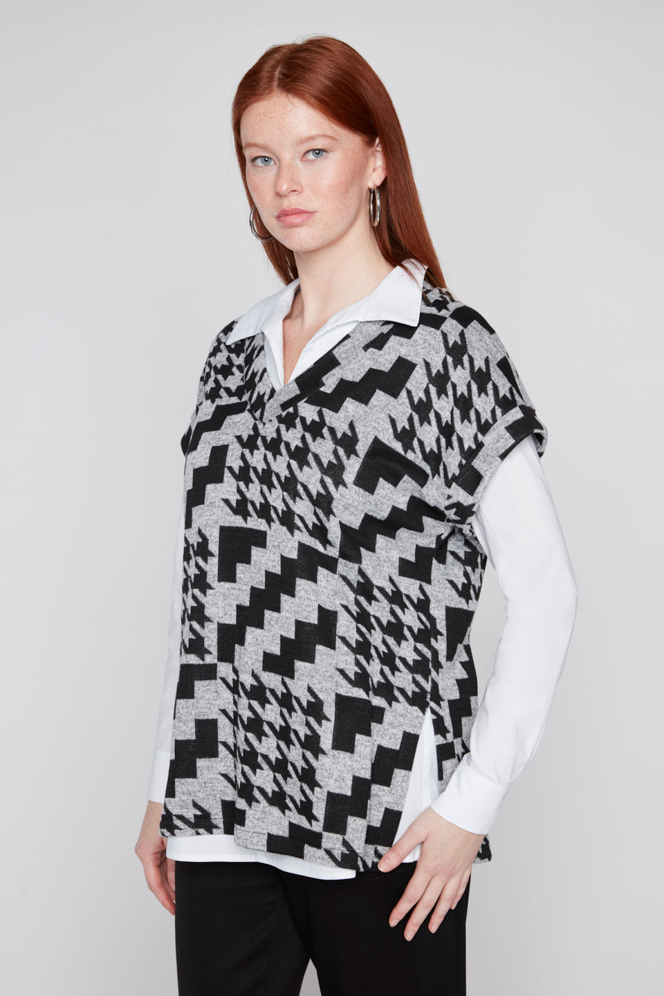 Relaxed Houndstooth V Neck Vest