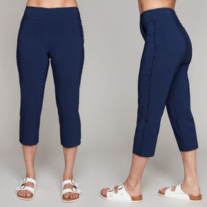 Carre Noir pull-on capri pants with side stitching details