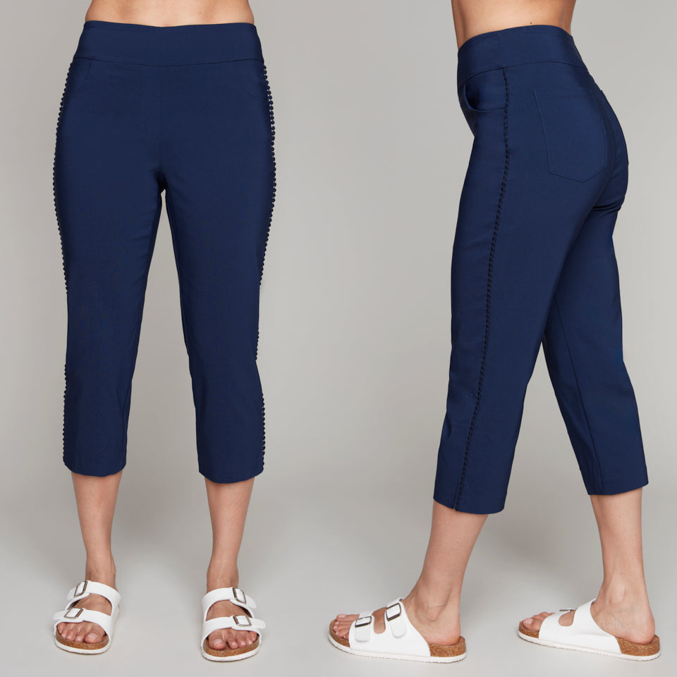 Carre Noir pull-on capri pants with side stitching details