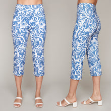 Charger l&#39;image dans la galerie, Carre Noir pull-on floral printed capri pants
