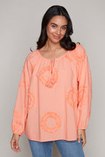 Charger l&#39;image dans la galerie, Carre Noir long sleeve tassel tie-front blouse
