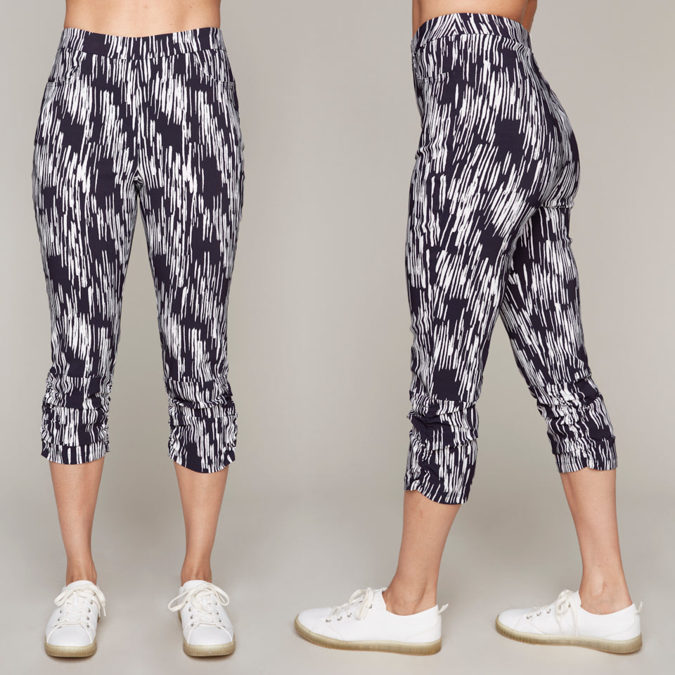 Carre Noir pull-on printed capri leggings