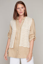 Load image into Gallery viewer, Carre Noir sleeveless crochet knit vest
