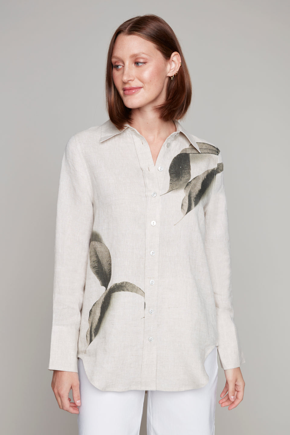 Carre Noir novelty button-front sand linen blouse