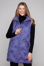 Load image into Gallery viewer, Carre Noir Long Quilted Zip Vest
