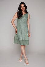 Charger l'image dans la galerie, Compli K Linen Sleeveless Notch-Neck Dress
